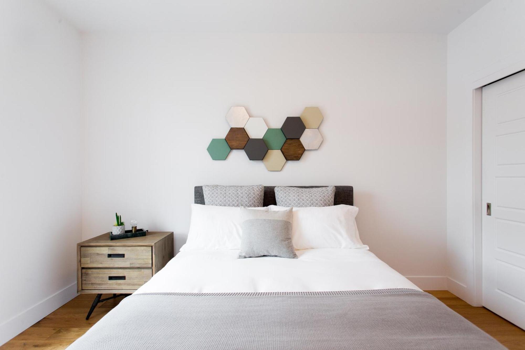 Hip, Stylish Apartment In Little Italy By Den Stays A مونتريال الغرفة الصورة
