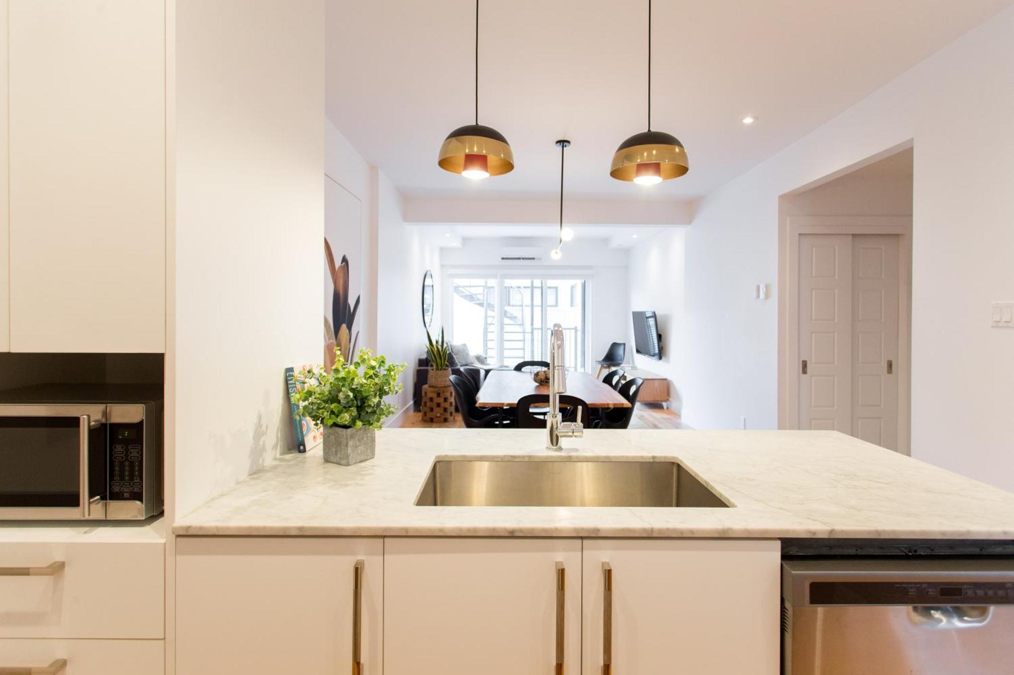 Hip, Stylish Apartment In Little Italy By Den Stays A مونتريال الغرفة الصورة