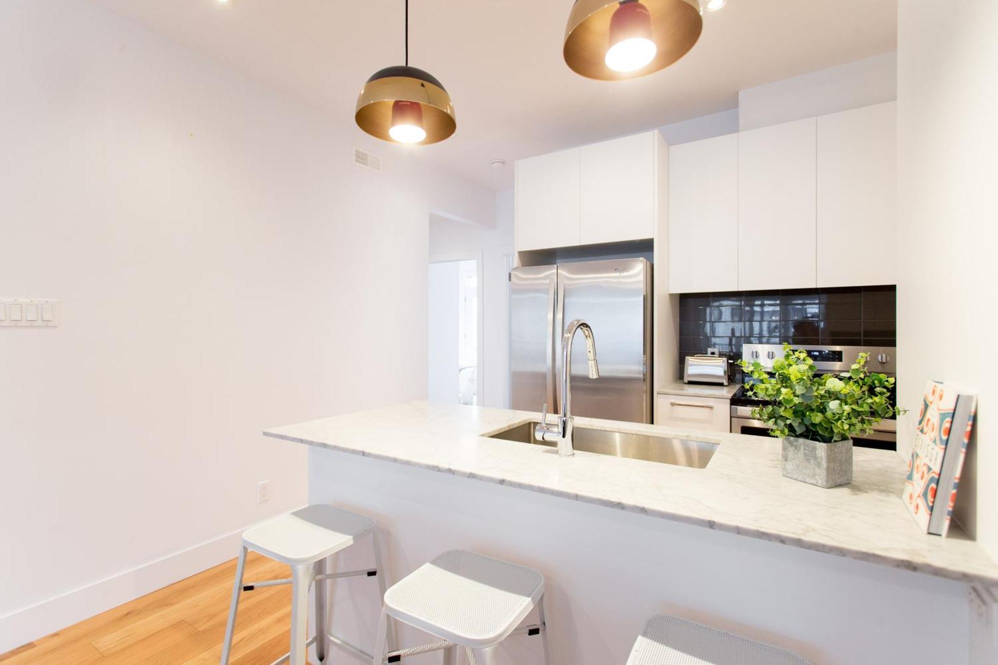 Hip, Stylish Apartment In Little Italy By Den Stays A مونتريال المظهر الخارجي الصورة
